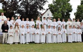 Erstkommunionkinder 2025 Pfarrei Heiligste Dreifaltigkeit Grafenwöhr