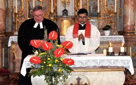 Evangelischer Pfarrer Thomas Berthold und Kaplan Raveendra