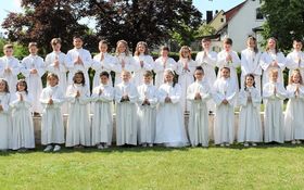 Gruppenbild der Erstkommunionkinder 2024 in Grafenwöhr