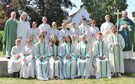 Neuaufgenommene Ministranten Grafenwöhr mit dem Seelsorgeteam