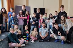 Gruppenfoto aller Kinder und Jugendliche beim Kolpingwochenende 2023 in Lambach